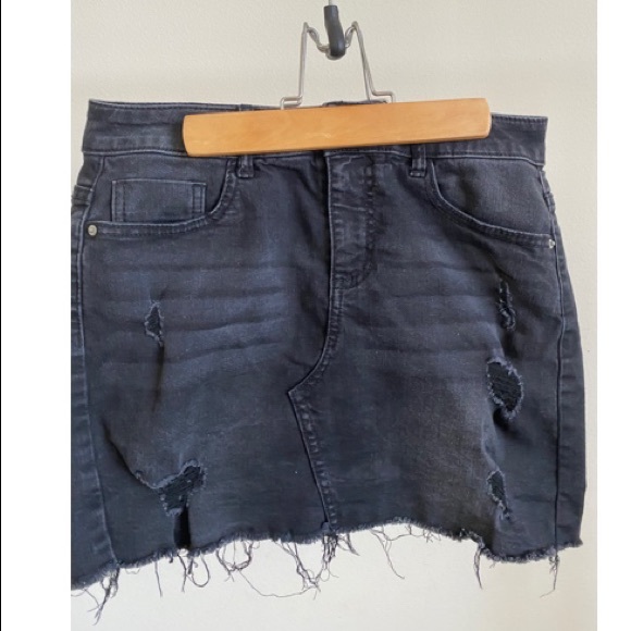 Black Skirt - Picture 1 of 2